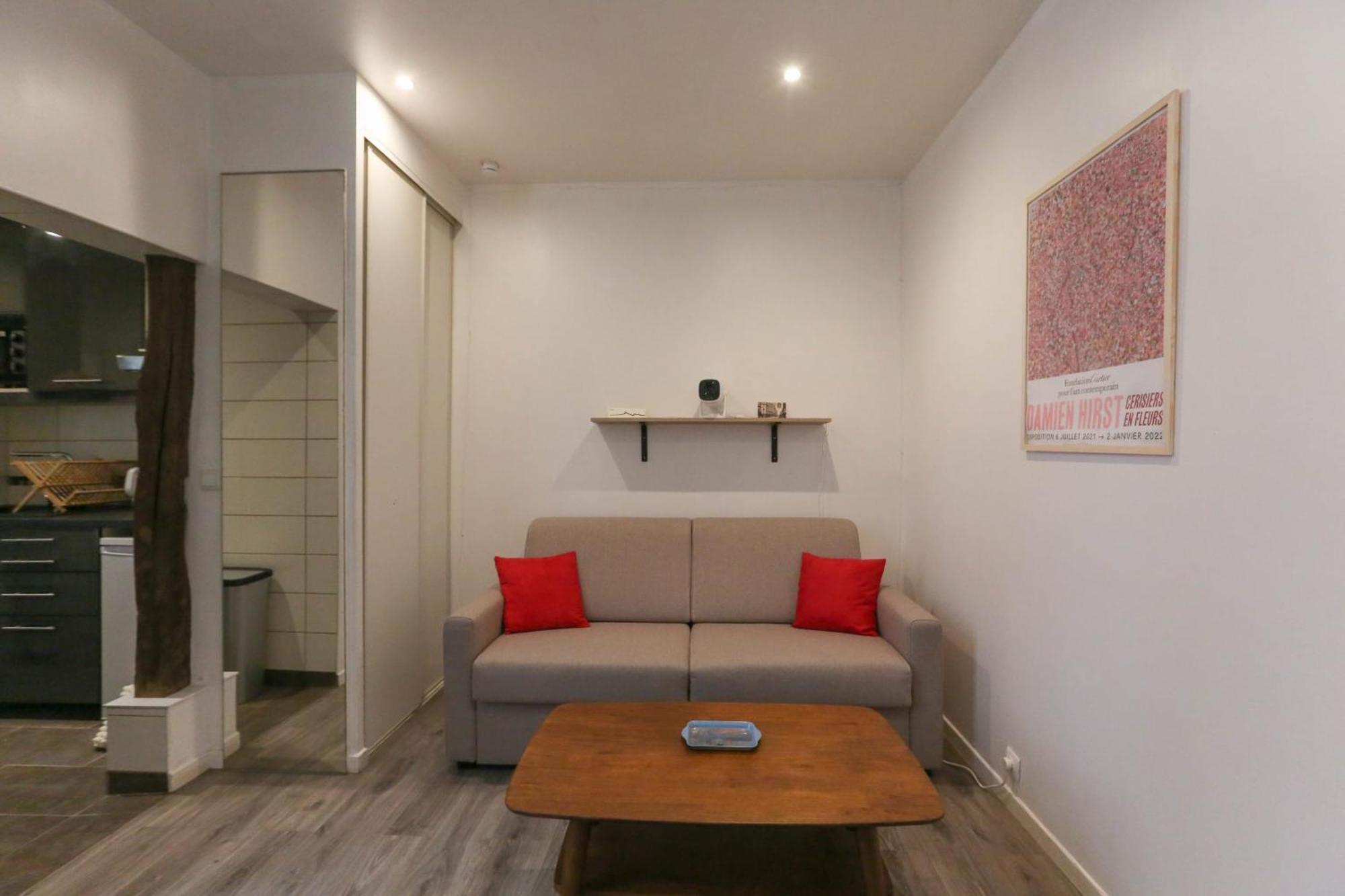 Cosy Next To The Moulin Rouge Apartment